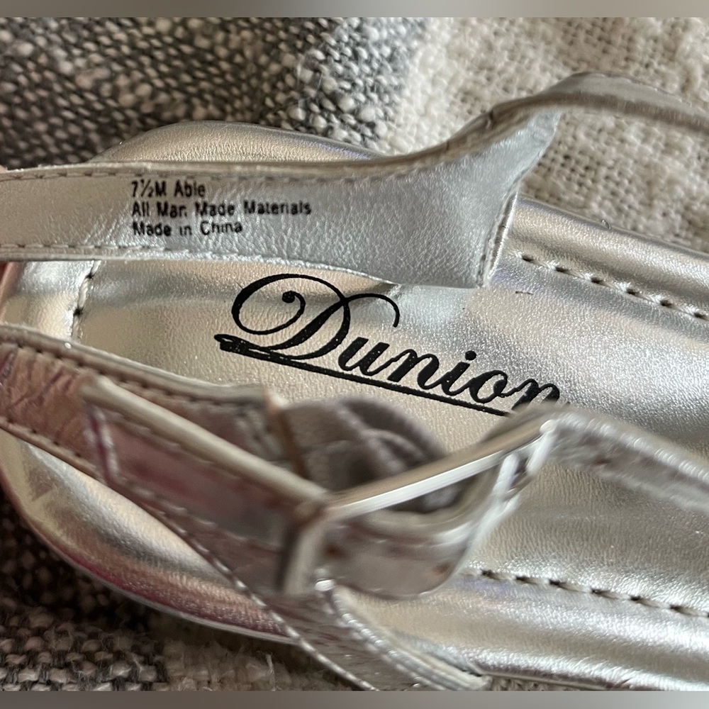 DUNION Silver Bling Thong Sandals 
Women’s Size 7.5 M Buckle at Ankles - Picture 9 of 9